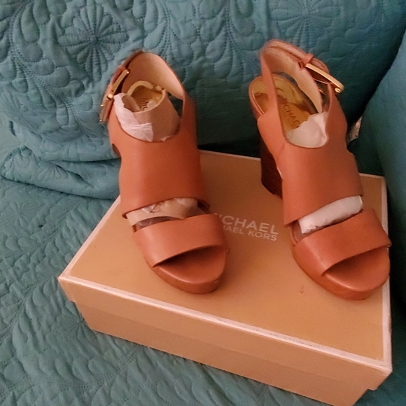 Shoes - Picture 1 of 2